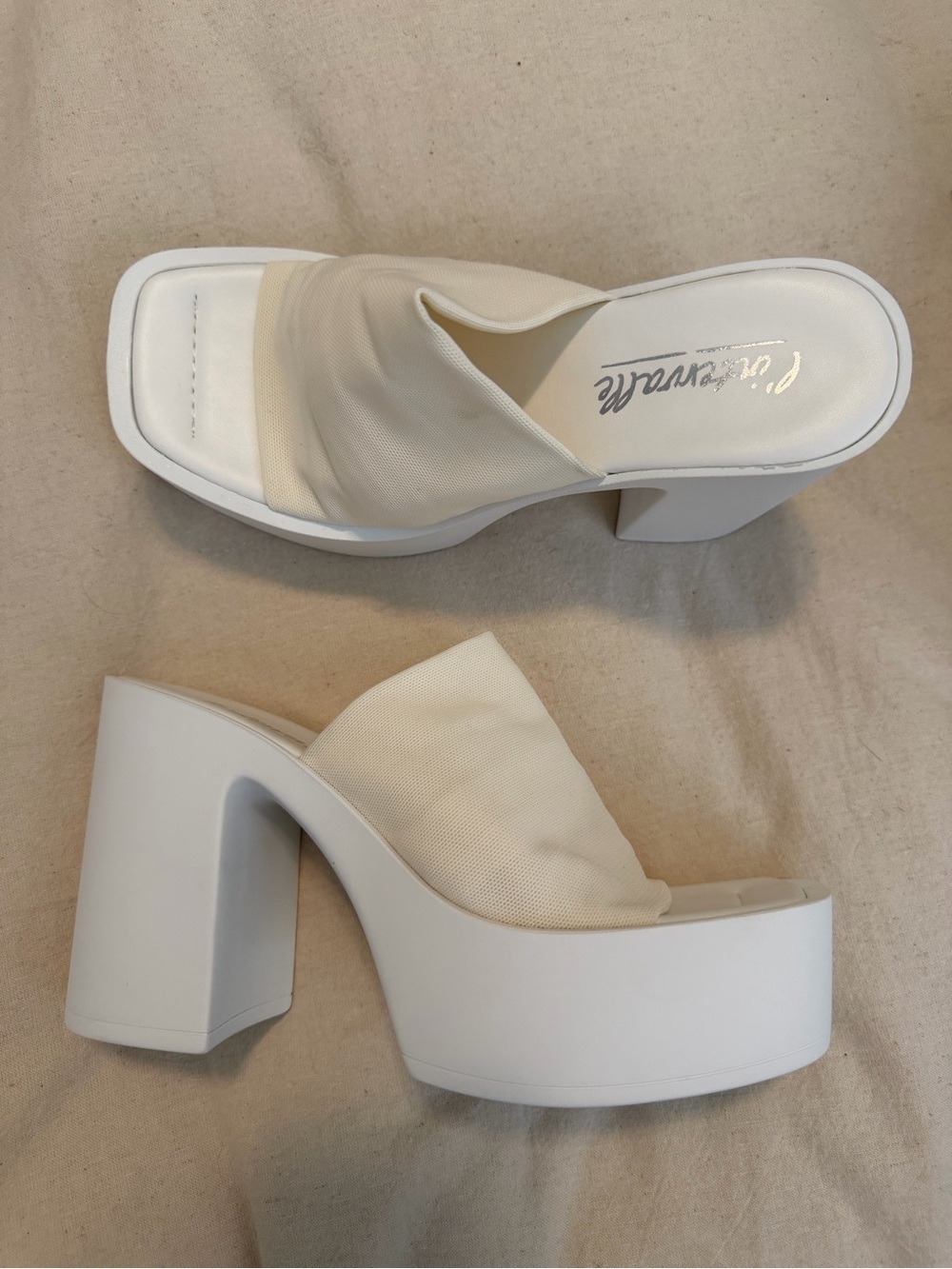 LโIntervalle White Platform Slide Sandals